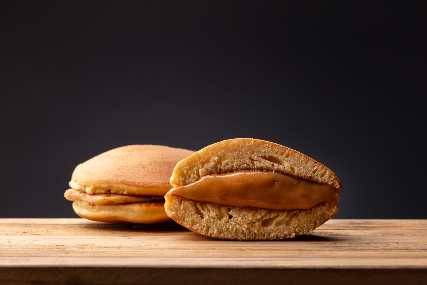 Pancake DORAYAKI gusto noci pecan e caramello