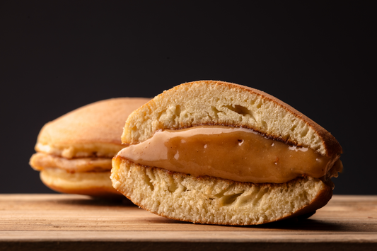 Pancake DORAYAKI gusto noci pecan e caramello