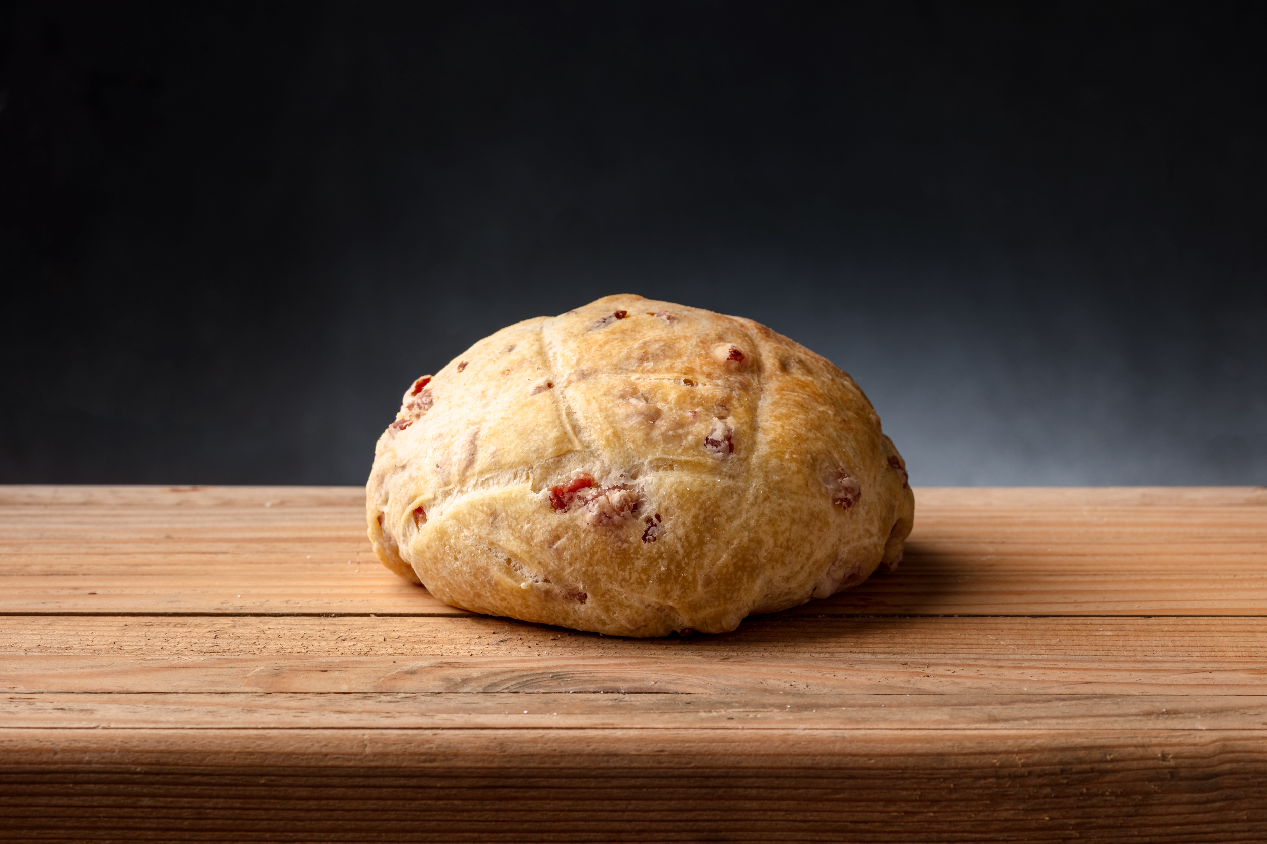 2x Brioche MELONPAN gusto salato con Parmigiano Vacche Rosse e soppressata irpina